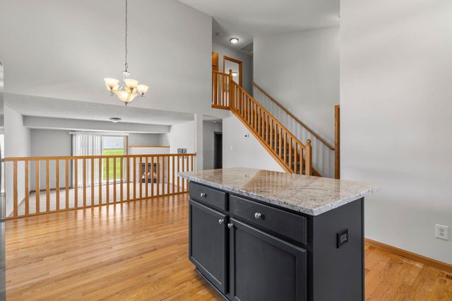 4244 Jarmann Lane, Shakopee, MN 55379