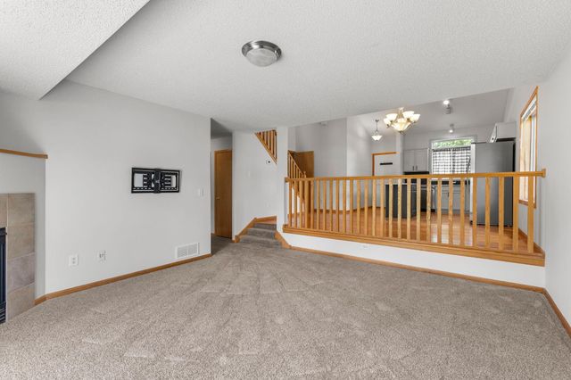 4244 Jarmann Lane, Shakopee, MN 55379