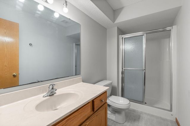 4244 Jarmann Lane, Shakopee, MN 55379