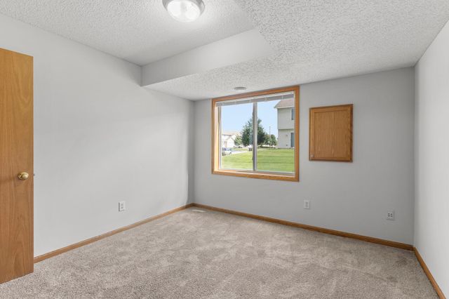 4244 Jarmann Lane, Shakopee, MN 55379