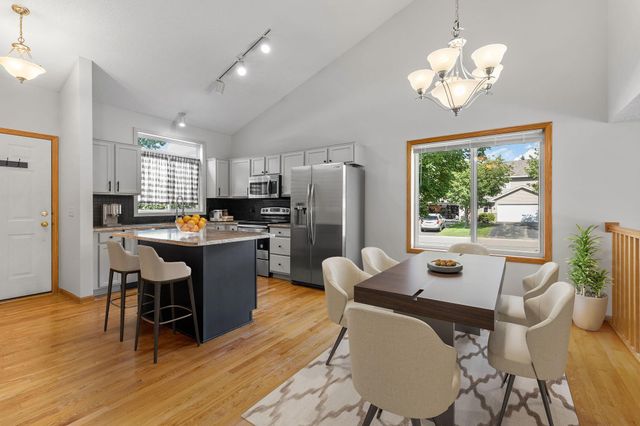4244 Jarmann Lane, Shakopee, MN 55379