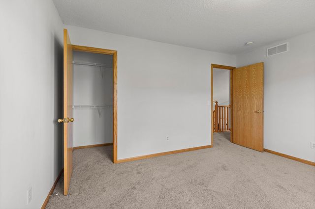 4244 Jarmann Lane, Shakopee, MN 55379