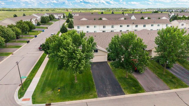 4244 Jarmann Lane, Shakopee, MN 55379