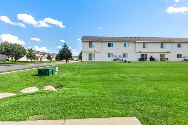 4244 Jarmann Lane, Shakopee, MN 55379