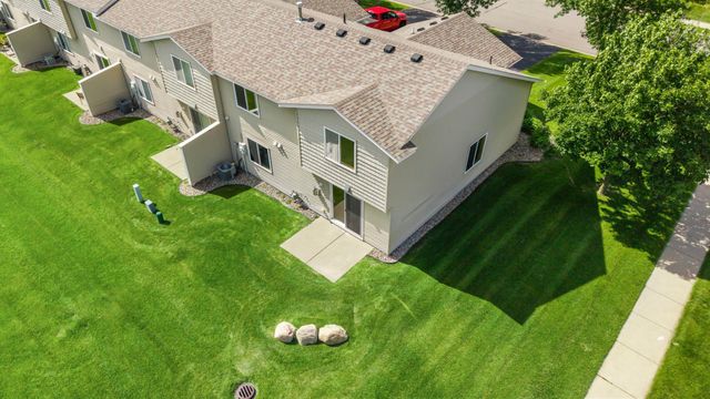 4244 Jarmann Lane, Shakopee, MN 55379
