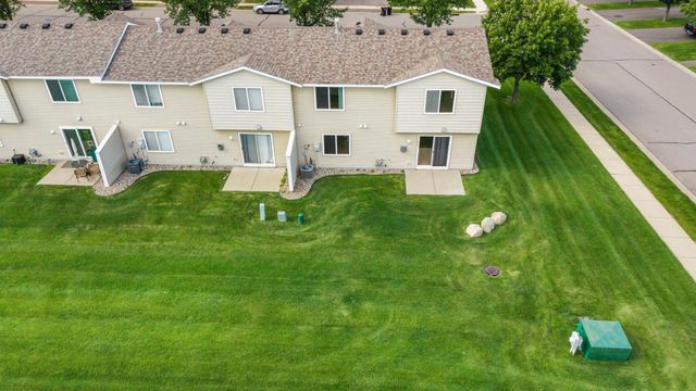 4244 Jarmann Lane, Shakopee, MN 55379
