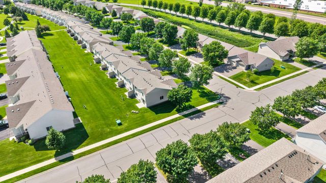 4244 Jarmann Lane, Shakopee, MN 55379