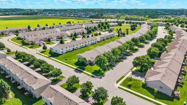 4244 Jarmann Lane, Shakopee, MN 55379