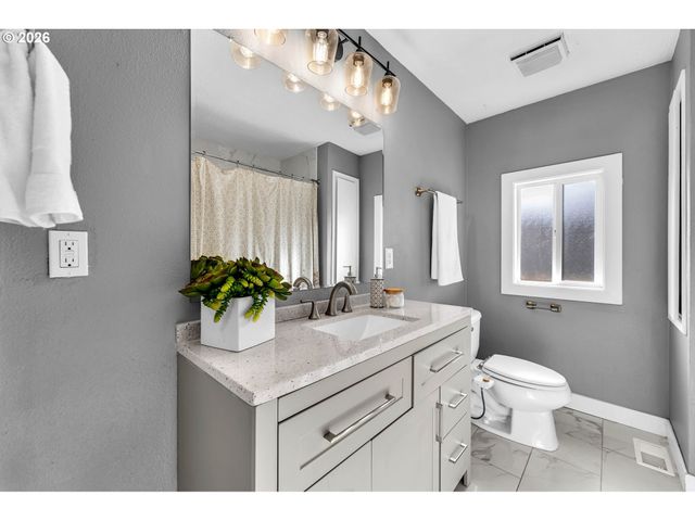 6424 Se 57TH Ave, Portland, OR 97206