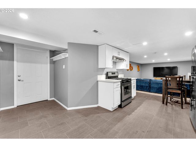 6424 Se 57TH Ave, Portland, OR 97206