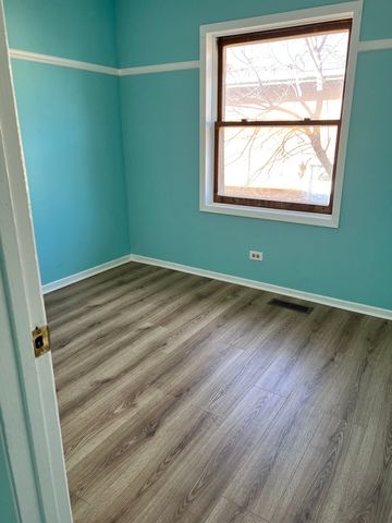 1521 N Lake Shore Drive, Round Lake Beach, IL 60073