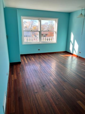 1521 N Lake Shore Drive, Round Lake Beach, IL 60073