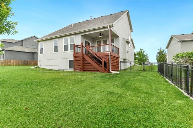 124 SE Briar Valley Lane, Blue Springs, MO 64064
