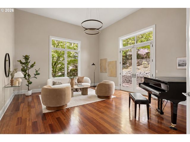 18284 MEADOWLARK Ln, Lake Oswego, OR 97034
