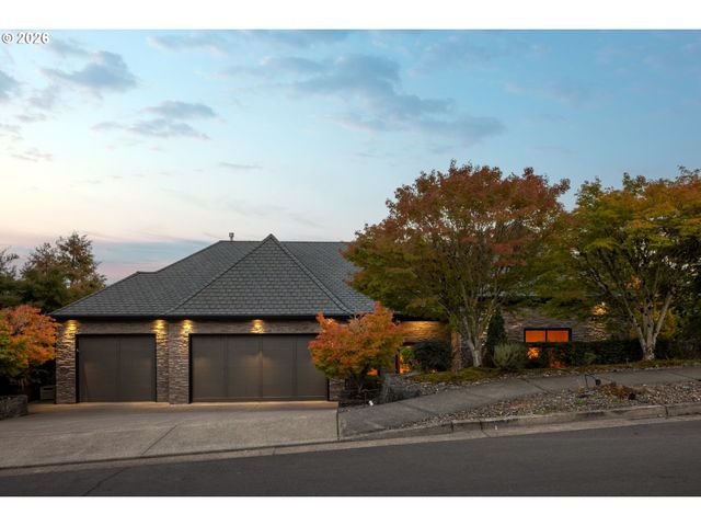 18284 MEADOWLARK Ln, Lake Oswego, OR 97034