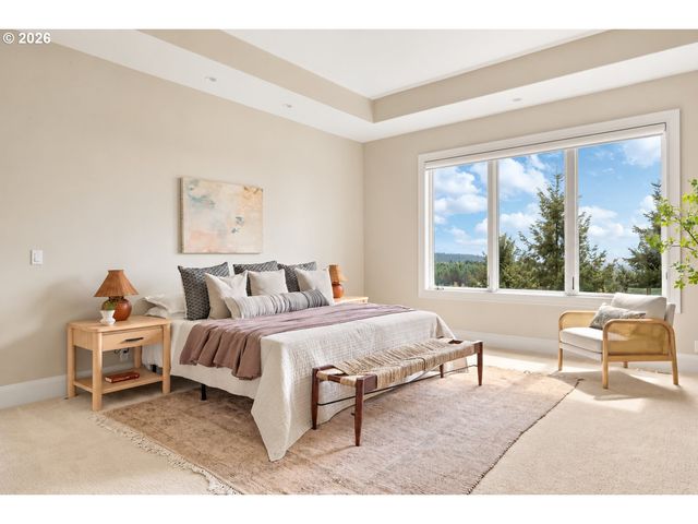 18284 MEADOWLARK Ln, Lake Oswego, OR 97034