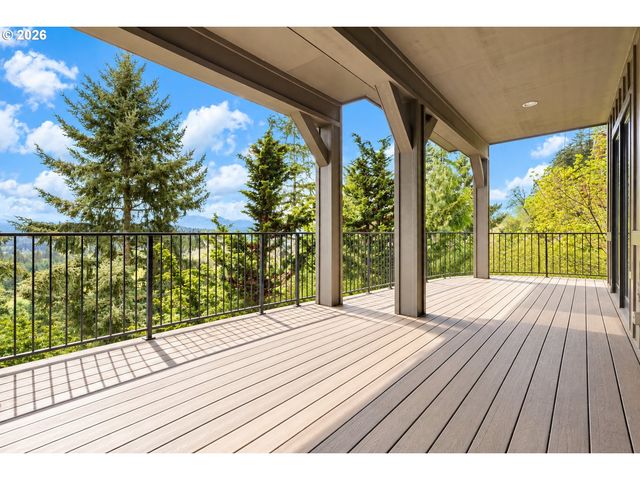 18284 MEADOWLARK Ln, Lake Oswego, OR 97034