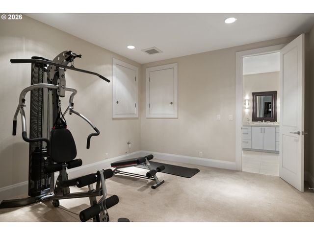18284 MEADOWLARK Ln, Lake Oswego, OR 97034