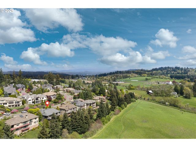 18284 MEADOWLARK Ln, Lake Oswego, OR 97034
