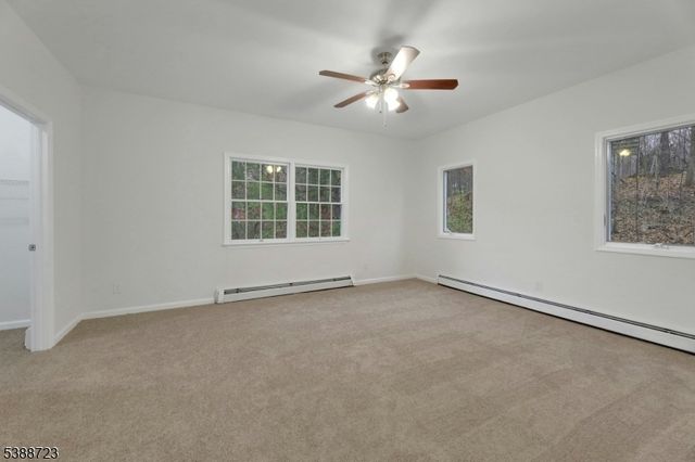 19 Courtland Dr, Wantage Twp., NJ 07461