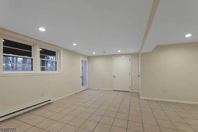 19 Courtland Dr, Wantage Twp., NJ 07461