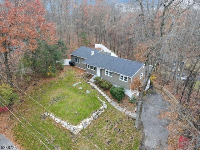 19 Courtland Dr, Wantage Twp., NJ 07461