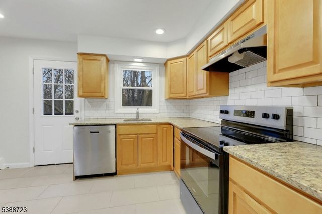 19 Courtland Dr, Wantage Twp., NJ 07461