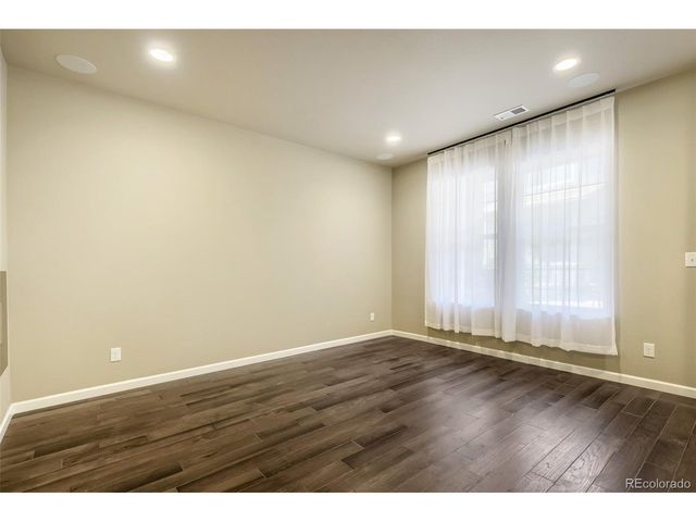 9004 E Caley Way, Englewood, CO 80111