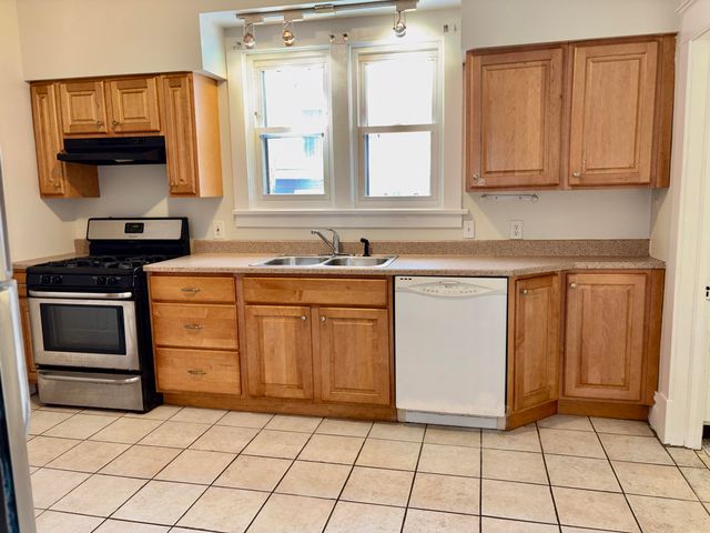 1641 Sanford Street, Muskegon, MI 49441