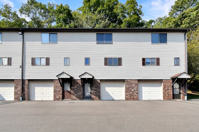 140 Thompson Street APT 16E, East Haven, CT 06513