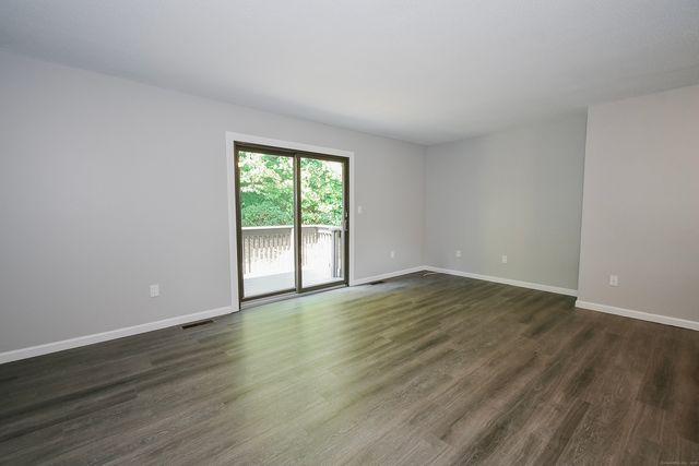 140 Thompson Street APT 16E, East Haven, CT 06513
