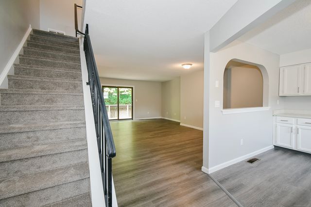 140 Thompson Street APT 16E, East Haven, CT 06513