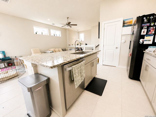 8022 NEEDLE CRK, San Antonio, TX 78249