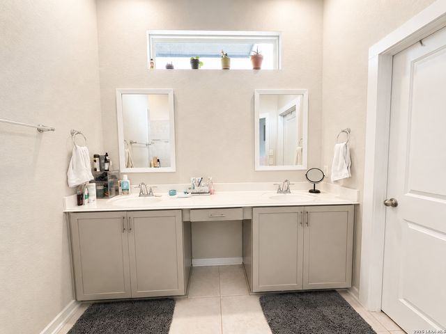 8022 NEEDLE CRK, San Antonio, TX 78249