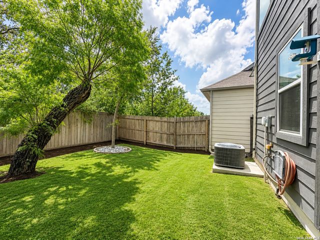 8022 NEEDLE CRK, San Antonio, TX 78249