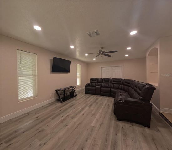 8507 N BROOKS STREET, Tampa, FL 33604