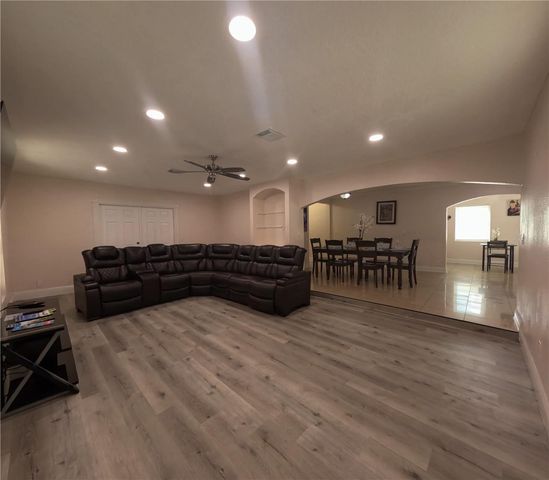 8507 N BROOKS STREET, Tampa, FL 33604