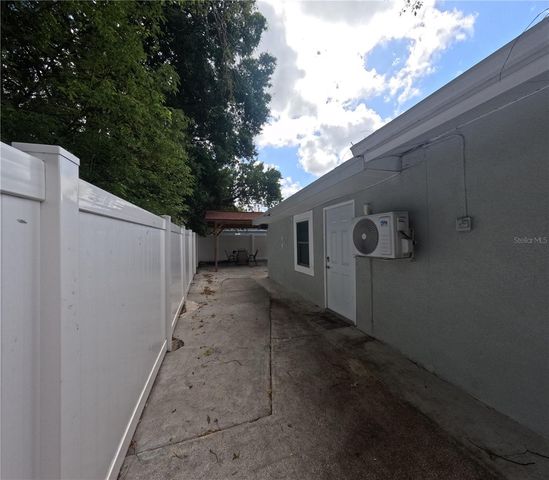 8507 N BROOKS STREET, Tampa, FL 33604