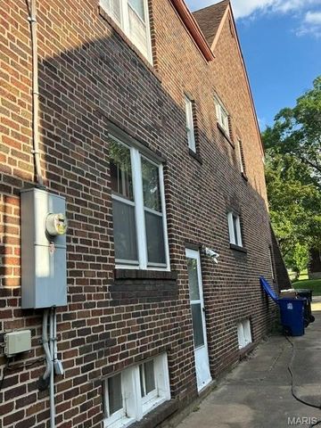 7729 Delmar Boulevard, University City, MO 63130