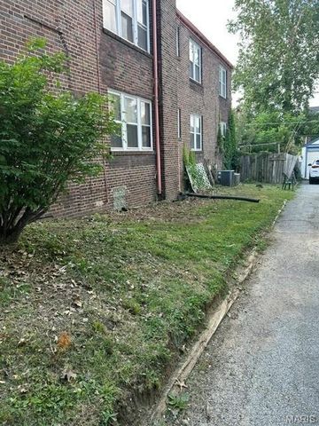 7729 Delmar Boulevard, University City, MO 63130