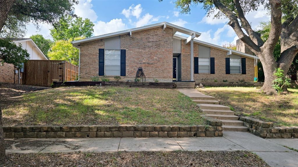 1805 Haymeadow, Carrollton, TX 75007