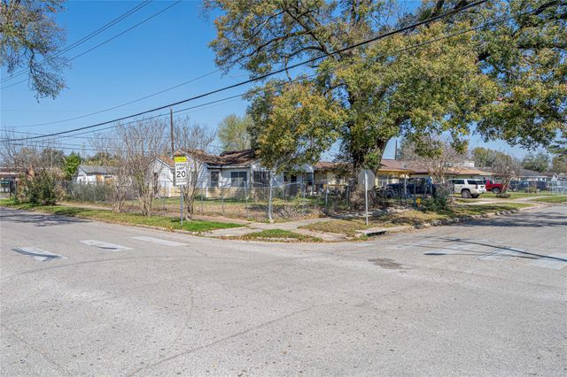 8101 Bendell Drive 770, Houston, TX 77017