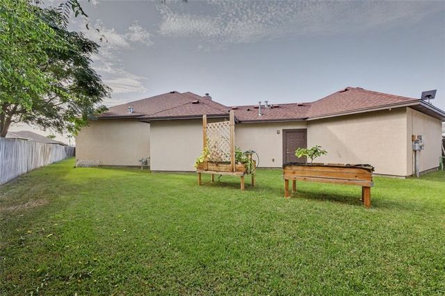 5701 Bella Di Giorno Dr, Corpus Christi, TX 78414