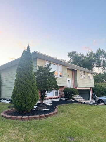 7410 East Avenue, Hanover Park, IL 60133
