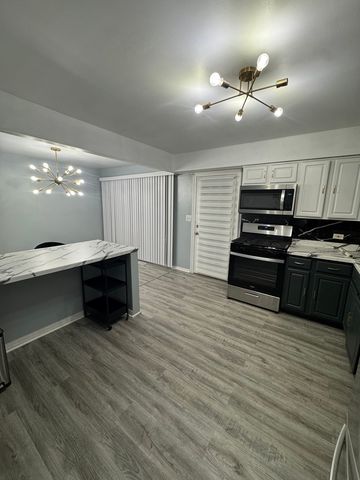 7410 East Avenue, Hanover Park, IL 60133