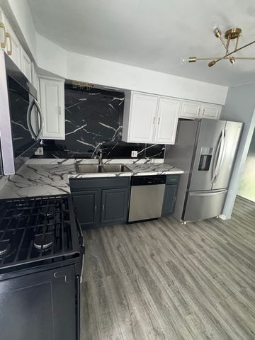 7410 East Avenue, Hanover Park, IL 60133