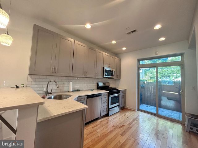 2135 MOUNTAIN ST, Philadelphia, PA 19145