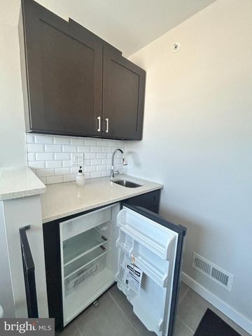 2135 MOUNTAIN ST, Philadelphia, PA 19145