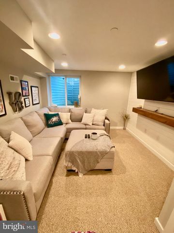 2135 MOUNTAIN ST, Philadelphia, PA 19145