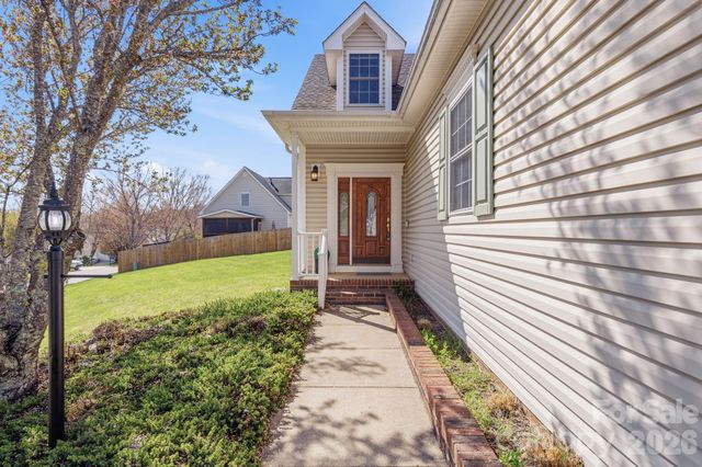 8 Sweet Gum Drive, Asheville, NC 28805